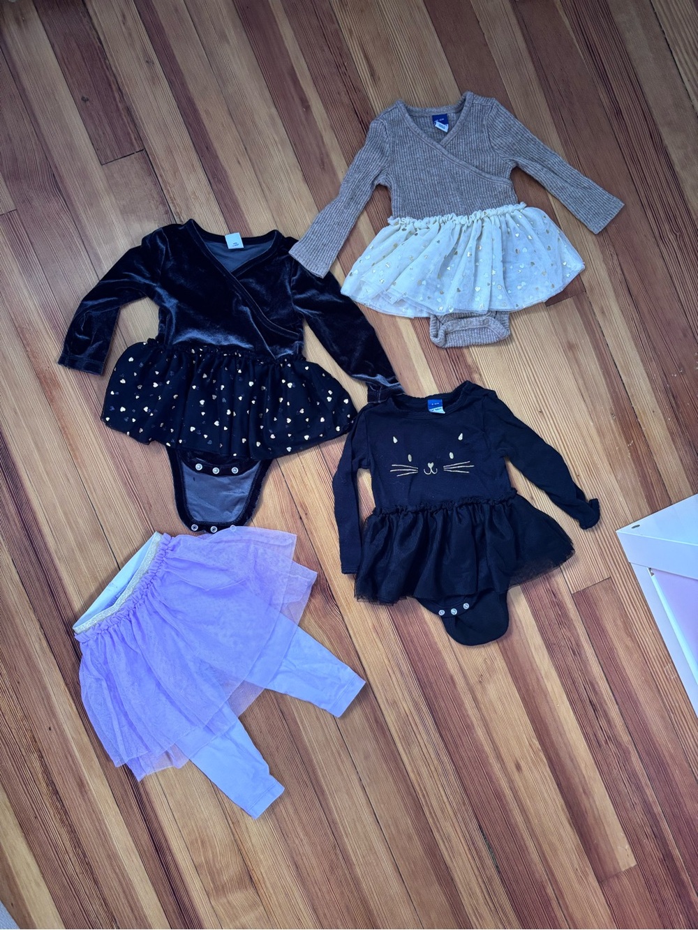 Set of 4 Assorted Baby Girl Tutu Bodysuits and Tulle Leggings 12m